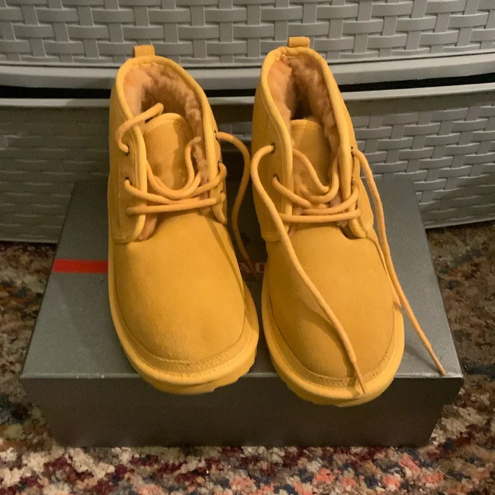 UGG boots - Picture 1 of 4
